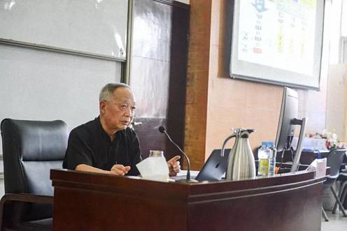 讀EMBA總裁班有利于投資大腦，自我成長嗎？2200.jpg