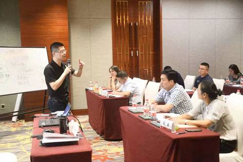 當(dāng)今企業(yè)之間的競爭，是商業(yè)模式的競爭！——劉圻教授《商業(yè)模式設(shè)計與公司價值創(chuàng)造》課程圓滿結(jié)束
