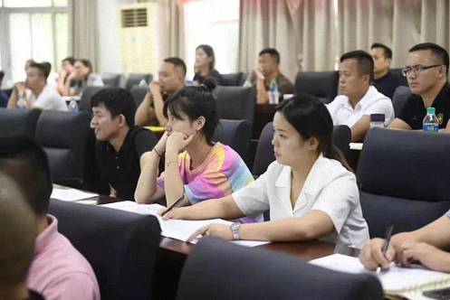 江西財(cái)大總裁班翟萬寶老師《現(xiàn)代商業(yè)模式運(yùn)營創(chuàng)新》課程圓滿結(jié)束