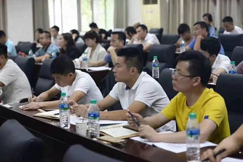 江西財大總裁班翟萬寶老師《現代商業模式運營創新》課程圓滿結束422.jpg