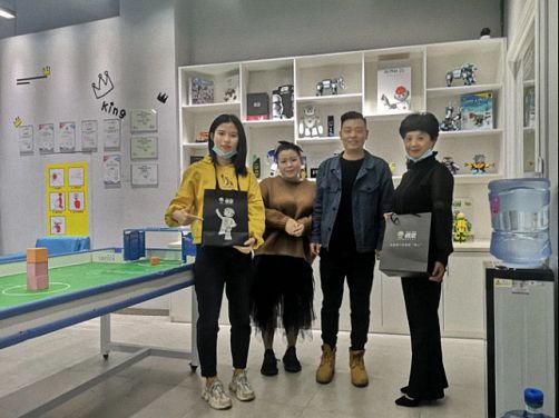 培育科技情懷 塑造創新能力——記走訪江西財大EMBA總裁73班張琪同學企業優必選教育科技