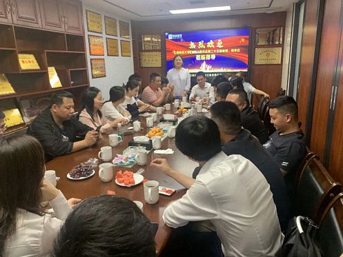 江西財(cái)大EMBA贛州總裁23班陽明國際中心片區(qū)走訪交流活動(dòng)831.jpg