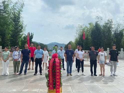 贛州教學(xué)點(diǎn)總裁21班赴古田、長汀開展“八一”慰問殘疾軍人公益活動(dòng)581.jpg