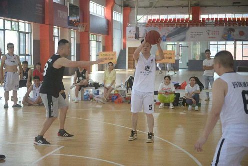 無(wú)籃球，不兄弟丨江西財(cái)經(jīng)大學(xué)EMBA總裁班“燃青春·籃不住——3V3籃球聯(lián)誼賽”圓滿結(jié)束559.jpg