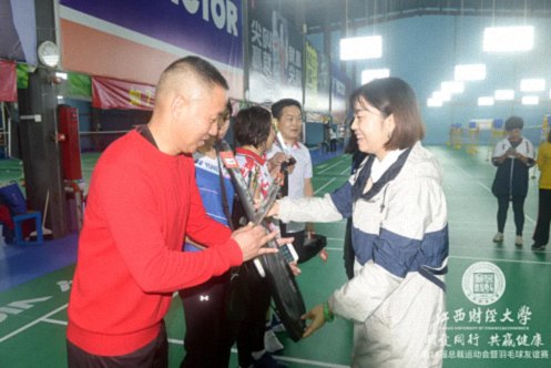 群雄畢至，誰“羽”爭鋒——“羽愛同行，共贏健康”江西財大EMBA總裁班第十四屆運動會暨羽毛球友誼賽決賽圓滿結束630.jpg