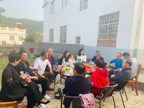 同學有約，梅好時光——江西財大工商管理新商界7班師生梅嶺小聚