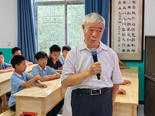 【班級活動】江西財(cái)大新商界85班赴九江都昌太陽村愛心公益活動93.jpg