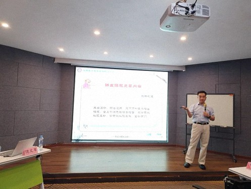【中心動態】江西贛饒商會“走進財大，聆聽國學”主題文化教育活動在EDP中心舉行187.jpg