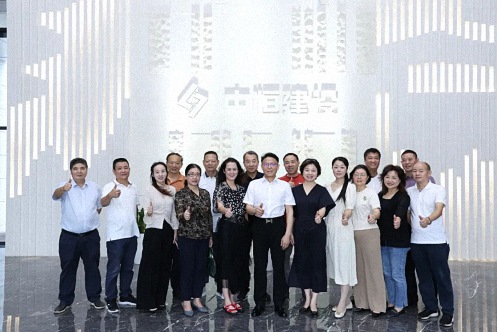 【學員走訪】江財新商界1班師生走訪聶吉利同學企業——中恒建設集團有限公司