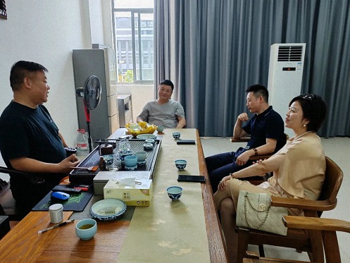 【學(xué)員走訪】走訪江財(cái)新商界3班李成國(guó)同學(xué)企業(yè)——江西盛和號(hào)數(shù)字包裝有限公司526.jpg