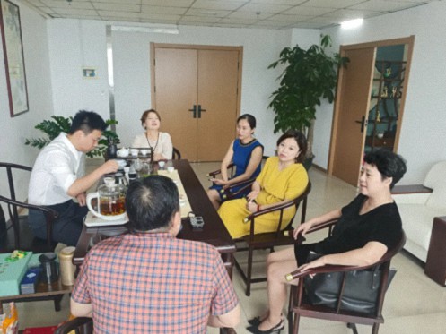 【中心動態】EDP中心齊玲博主任赴叢一樓、眾行勤成教育走訪交流734.jpg