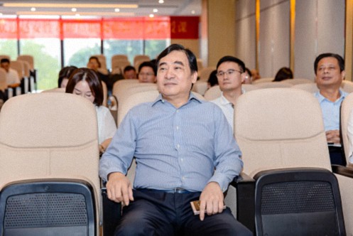EDP中心助力饒商總會(huì)會(huì)長(zhǎng)提升班開(kāi)展“金稅四期”專(zhuān)題學(xué)習(xí)2.jpg